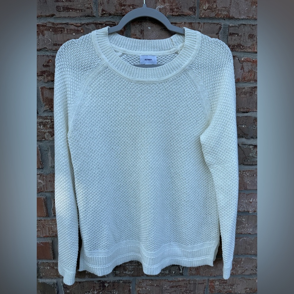 Old Navy sweater size medium